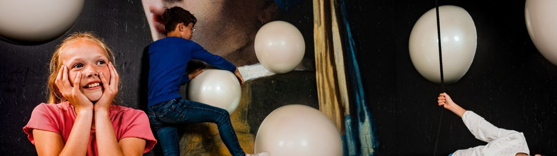 Attraction the dutch masters girl with the pearl